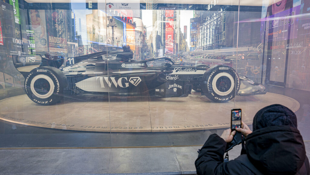 Cadillac exhibe su nuevo coche de Fórmula Uno en Nueva York con ilusión por 'Checo' Pérez - 3e904a945842a39b04ae0c1e8ad39f3f92430aa4w-1024x577