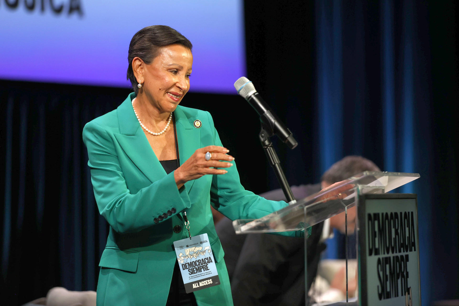 Congresistas hispanos proponen una ley de ‘Buen vecino’ contra la Doctrina Monroe de Trump