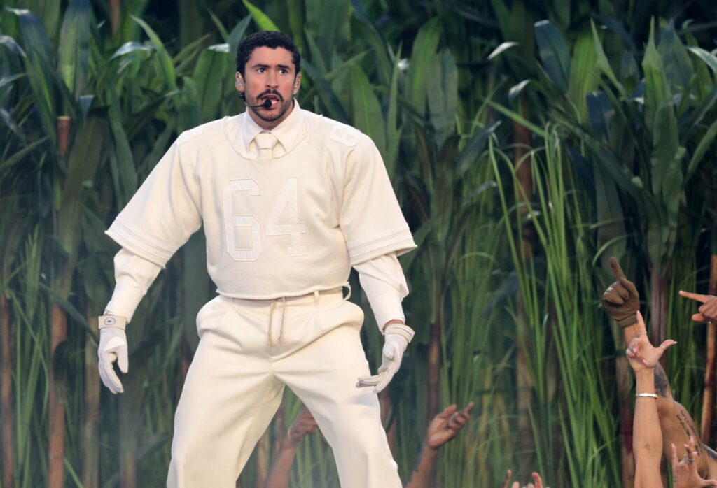 Bad Bunny convierte el descanso del Super Bowl en una oda de orgullo latino