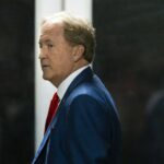 Texas demanda a uno de sus condados por brindar asistencia legal a indocumentados