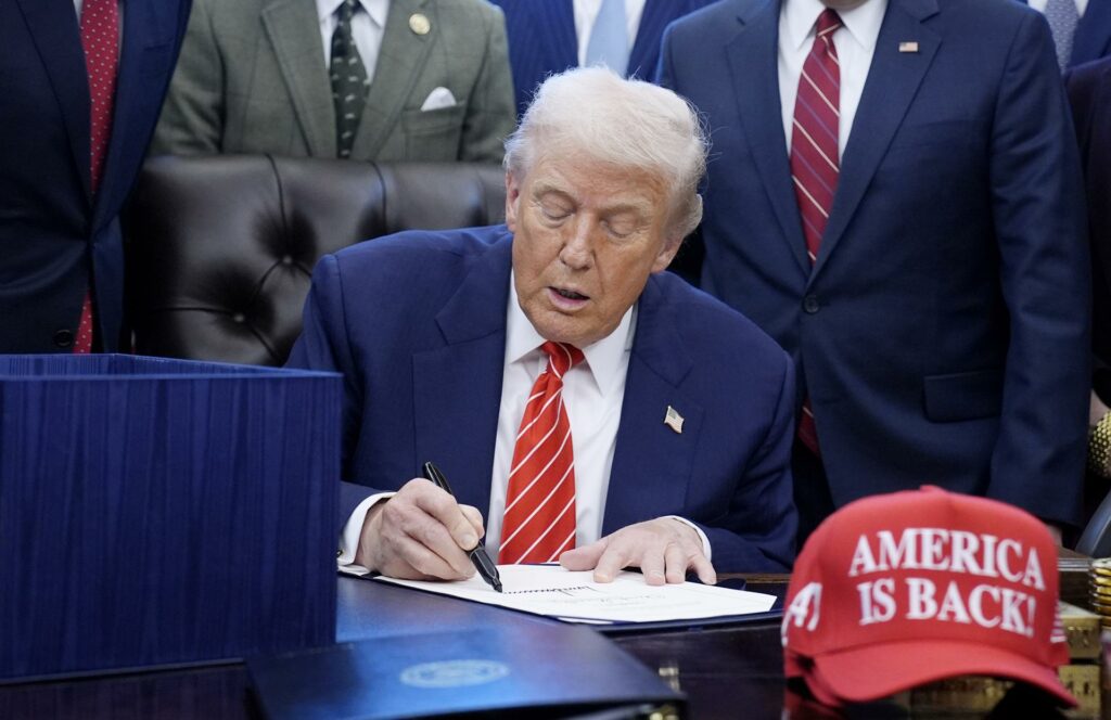 Trump dice que los ciudadanos que murieron a tiros por ICE en Minneapolis “no eran &aacute;ngeles”