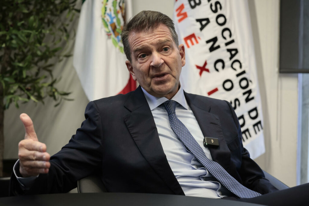 “México está en posición de privilegio tras reacomodo global”, asegura Emilio Romano, líder de banqueros