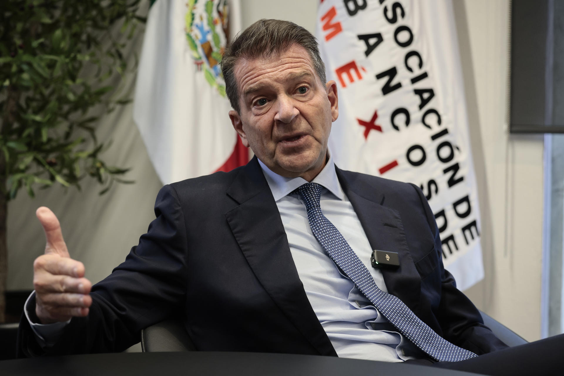 “México está en posición de privilegio tras reacomodo global”, asegura Emilio Romano, líder de banqueros “México está en posición de privilegio tras reacomodo global”, asegura Emilio Romano, líder de banqueros