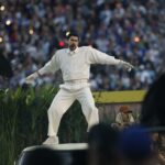 Bad Bunny “resignificó” el ‘God Bless América’ para México ante el “odio” de Trump