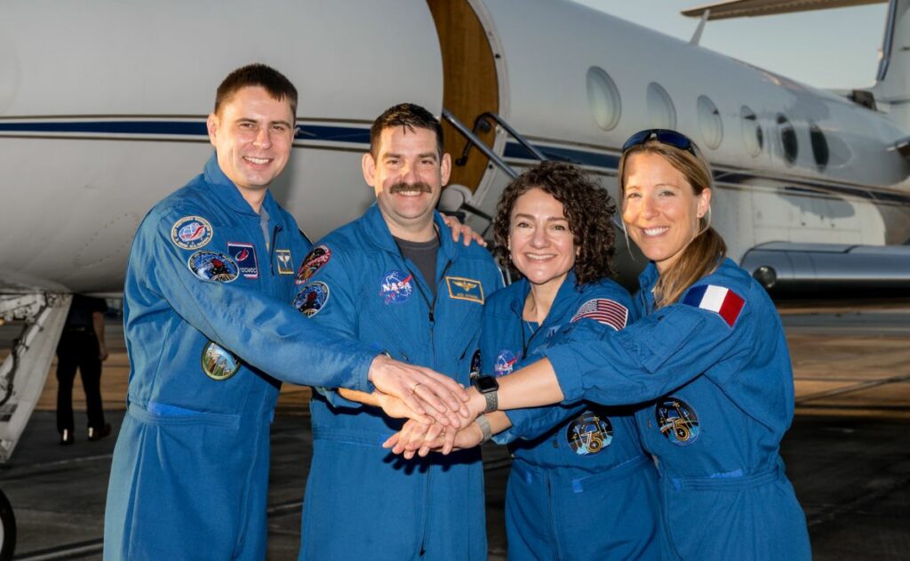 Despega con éxito la misión Crew-12 de relevo tras una emergencia médica en la EEI