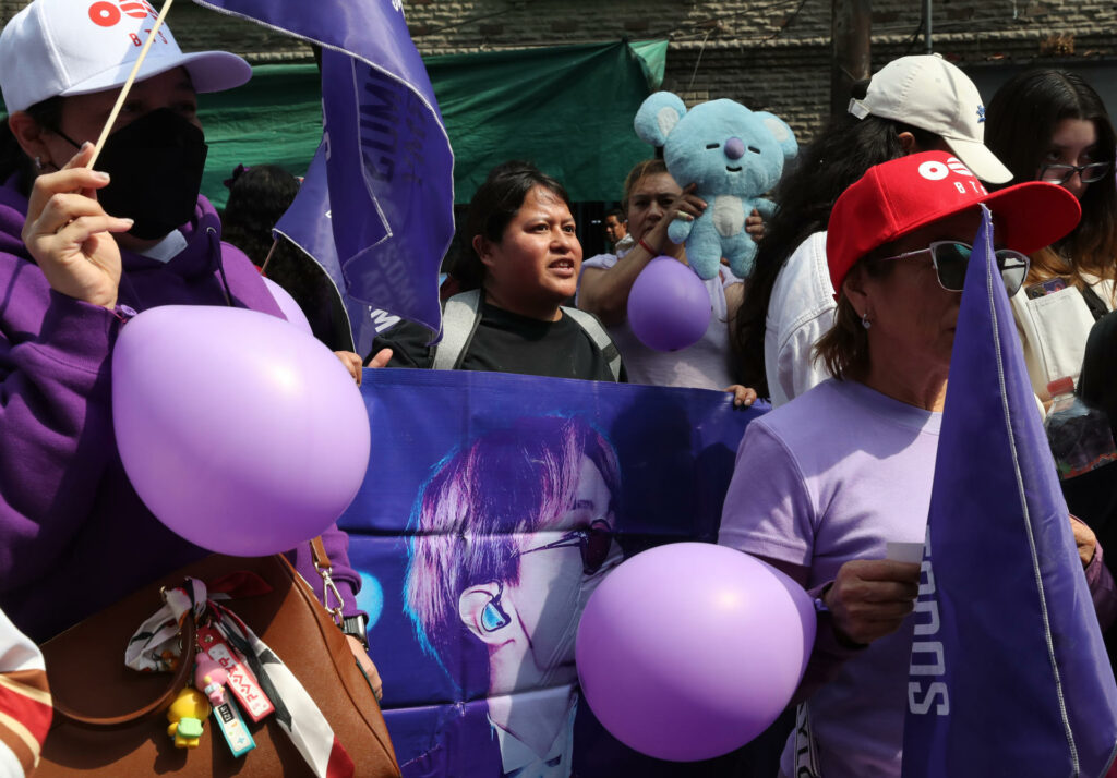 Army BTS marchan para exigir claridad ante "abusos" en venta de boletos - b40e3eba6f6856311439d3ba0536745be408be24w-1024x714