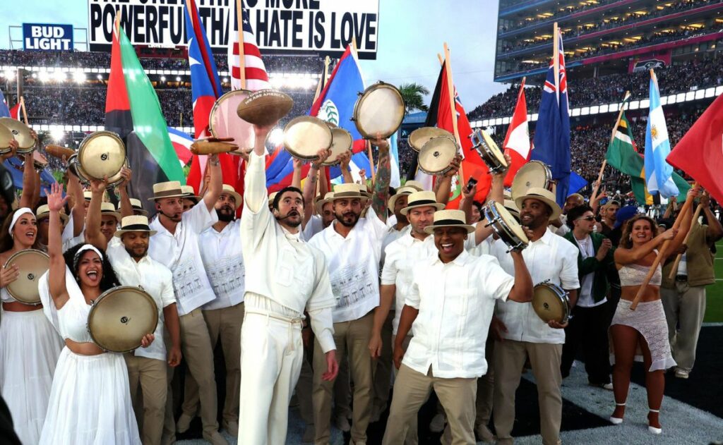 Rosalía, Lady Gaga y Residente elogian la actuación de Bad Bunny en el SB LX