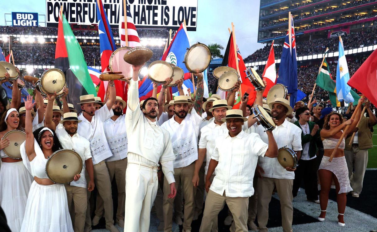 Rosalía, Lady Gaga y Residente elogian la actuación de Bad Bunny en el SB LX