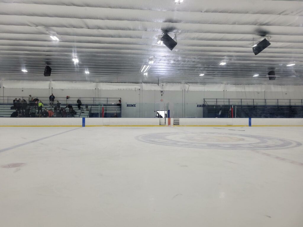 El autor del tiroteo en pista de hielo en Rhode Island (EE.UU.) mató a su hijo y exesposa