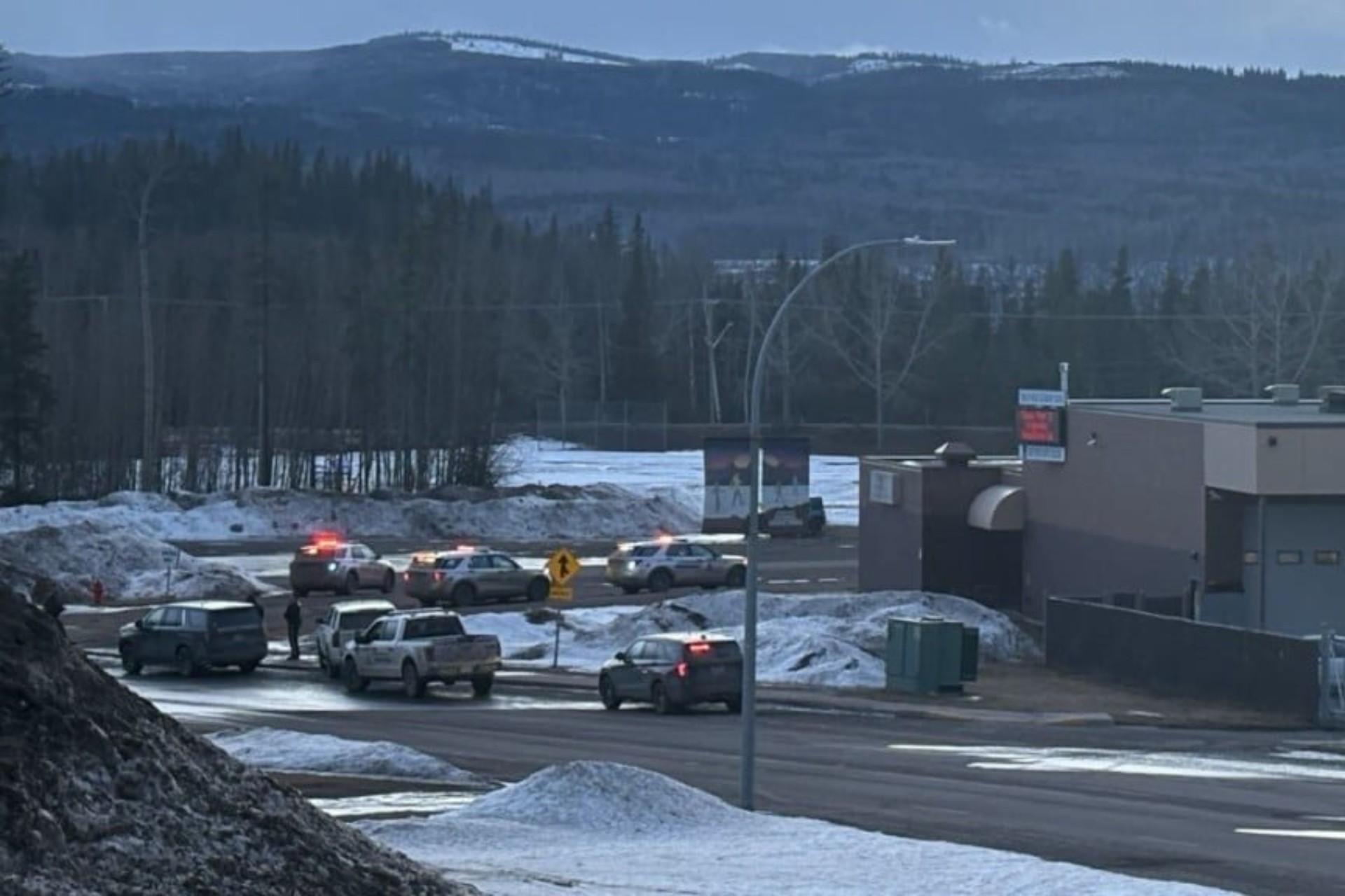 México expresa sus condolencias a Canadá por el “lamentable” tiroteo en una escuela que dejó 10 muertos