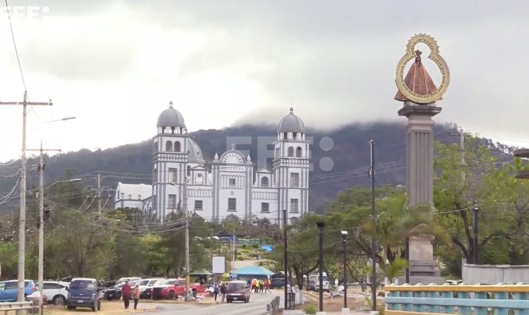 Feligreses hondureños desbordan fe ante la virgen de Suyapa en vísperas de su 279 aniversario