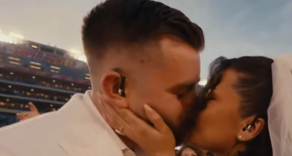 La boda celebrada durante la actuación de Bad Bunny en el Super Bowl fue un enlace real