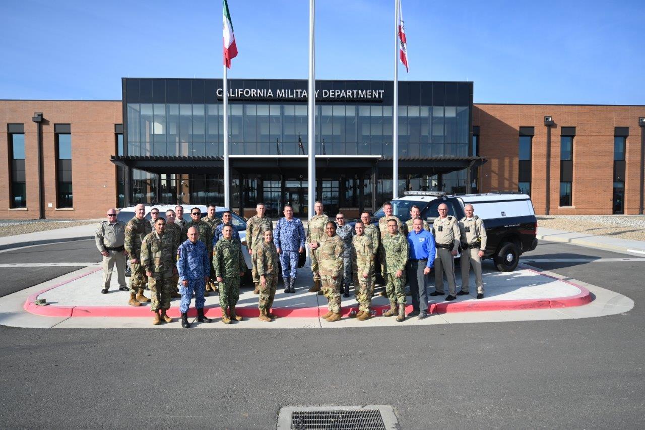 Defensa fortalece cooperación militar con visita a la Guardia Nacional de California