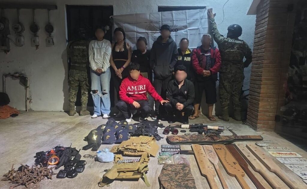 Marina detiene a 8 personas con arsenal en Puerto Vallarta, derivado de violencia por abatimiento de ‘el Mencho’