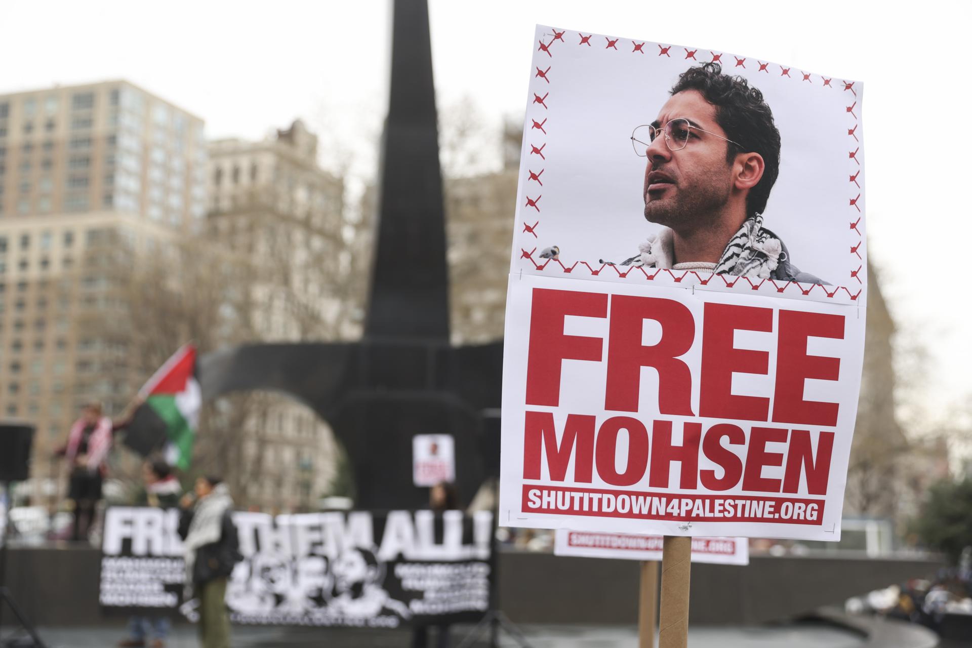 Juez impide deportar a alumno de Columbia detenido por participar en protestas pro Gaza