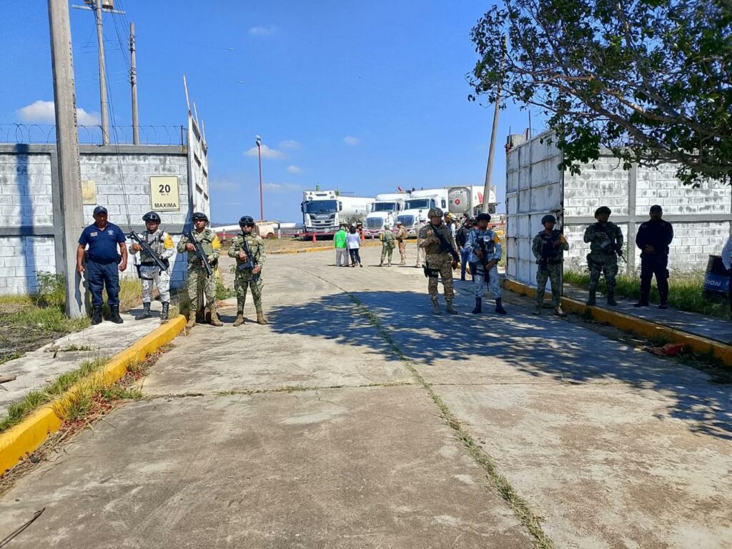 Explosión de ductos en Oaxaca moviliza a la Armada de México - explosion-de-ductos-en-oaxaca-moviliza-a-la-armada-de-mexico-4-1024x768