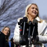 Casa Blanca insiste en que EE.UU. y Cuba están negociando y exige prudencia a La Habana