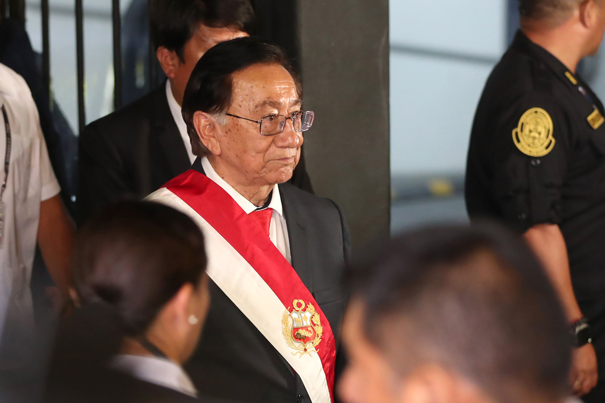 Giro político en Perú: el nombramiento de José María Balcázar como presidente interino