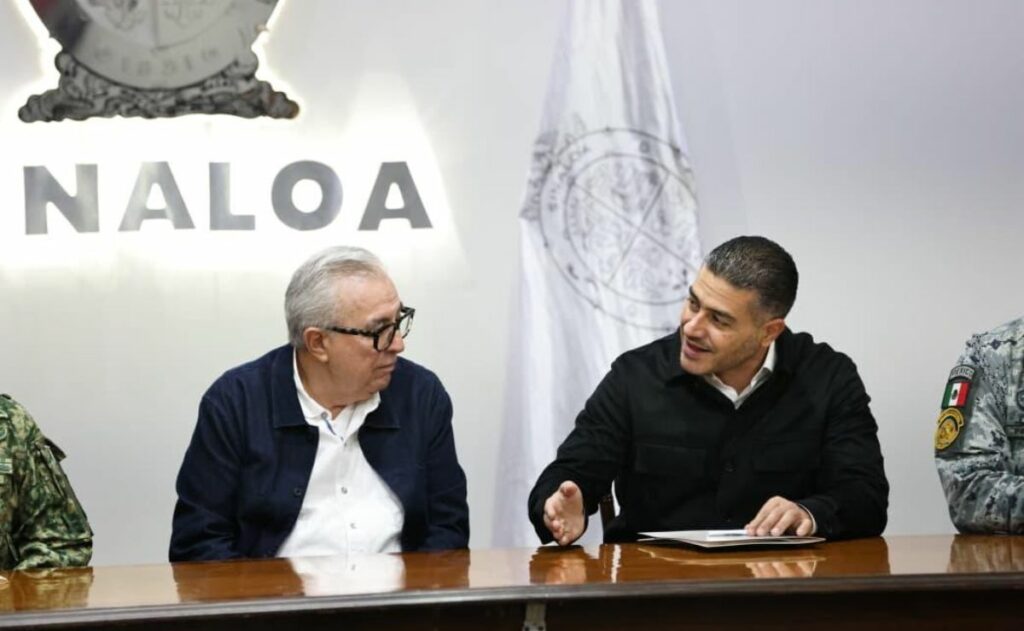 Rub&eacute;n Rocha y Omar Garc&iacute;a Harfuch revisan estrategia de seguridad en Sinaloa