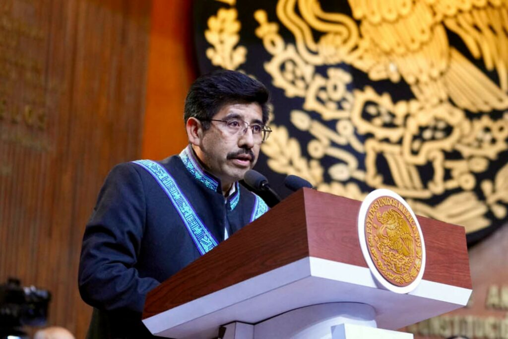 Servidores públicos deben mantener humildad: Sheinbaum a ministro presidente de la Corte, Hugo Aguilar