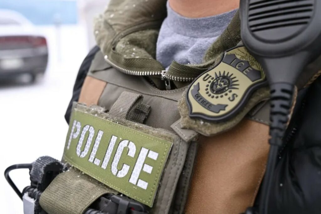 ICE detiene a más de 150 migrantes en Florida; hay mexicanos entre ellos