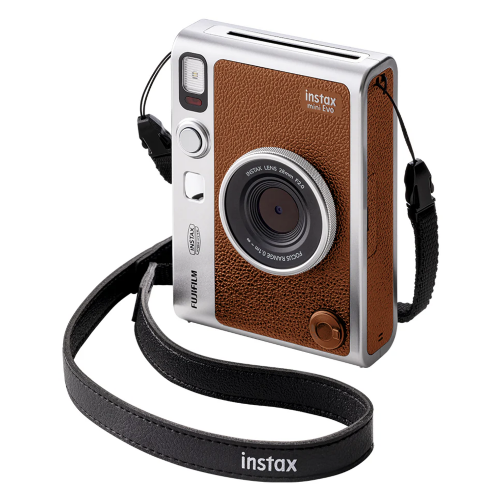 10 gadgets que elevan la experiencia del Super Bowl en casa - instax-mini-1024x1004
