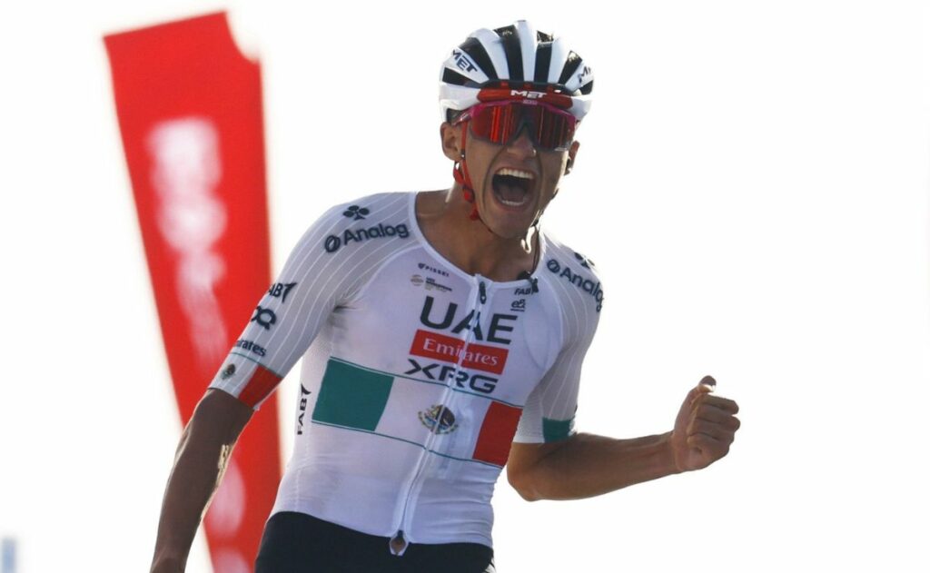 Isaac del Toro suma una victoria en el Tour de los Emiratos Árabes Unidos
