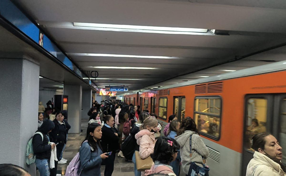 Metro CDMX reporta saturación de usuarios en ocho líneas