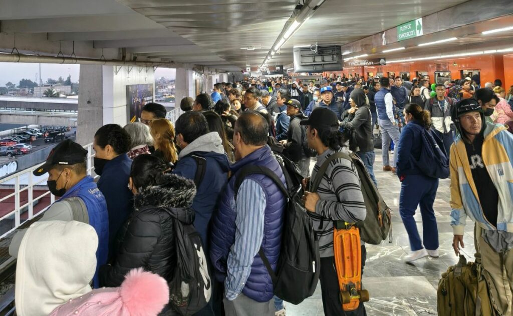 Metro CDMX reporta problemas de avance en siete líneas