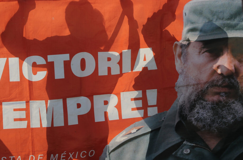 Manifestantes exigen al gobierno de México sostener apoyo a Cuba - manifestantes-exigen-al-gobierno-de-mexico-sostener-apoyo-a-cuba-4-1024x678