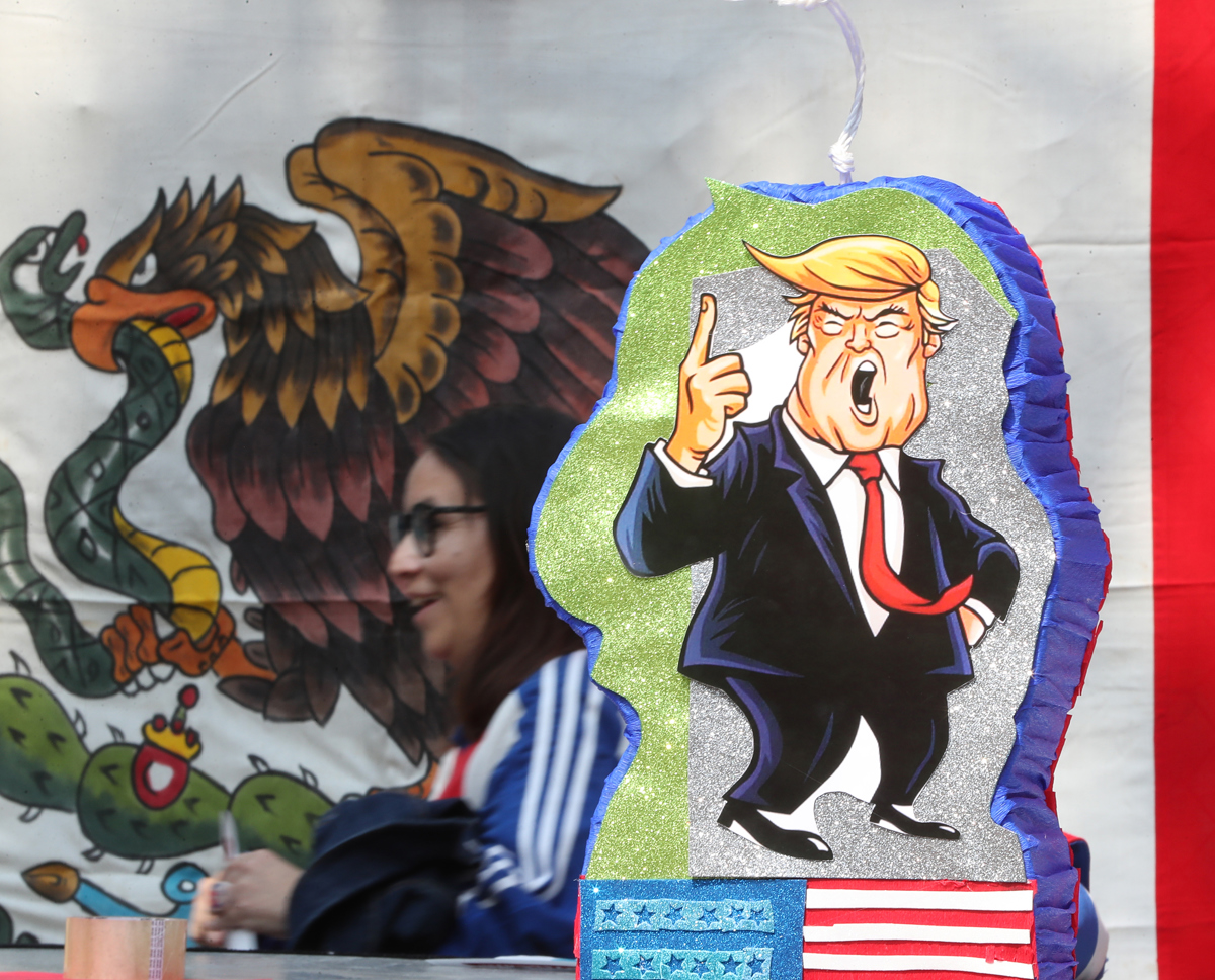 Manifestantes exigen al gobierno de México sostener apoyo a Cuba