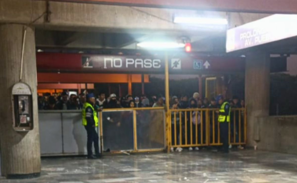 Metro CDMX reporta circulación constante, pero usuarios acusan servicio detenido
