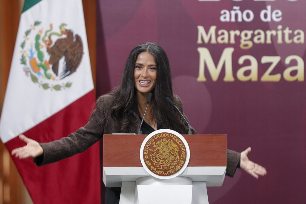 “Me guiaron”: Salma Hayek destaca apoyo de gobernadoras de Veracruz y Quintana Roo