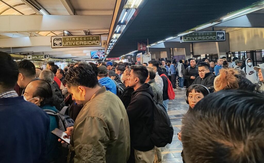 Alta afluencia y retrasos, en al menos 7 líneas del Metro CDMX