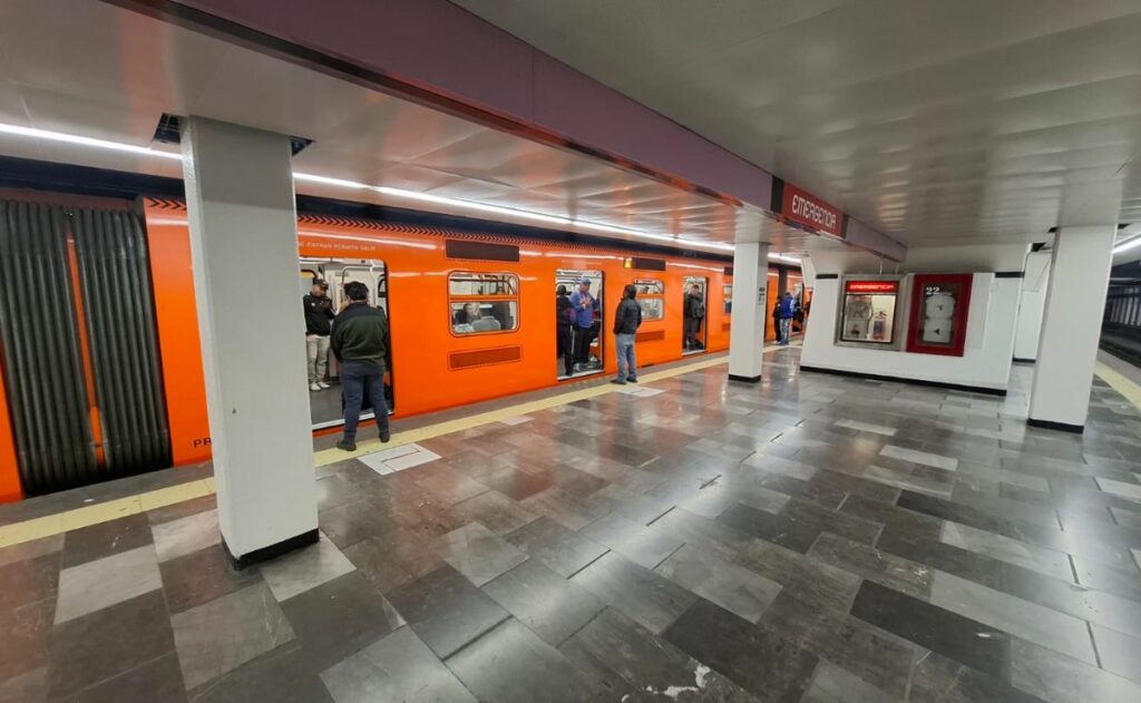 Usuarios del Metro CDMX cuestionan “¿por qué no hay trenes?” este 2 de febrero