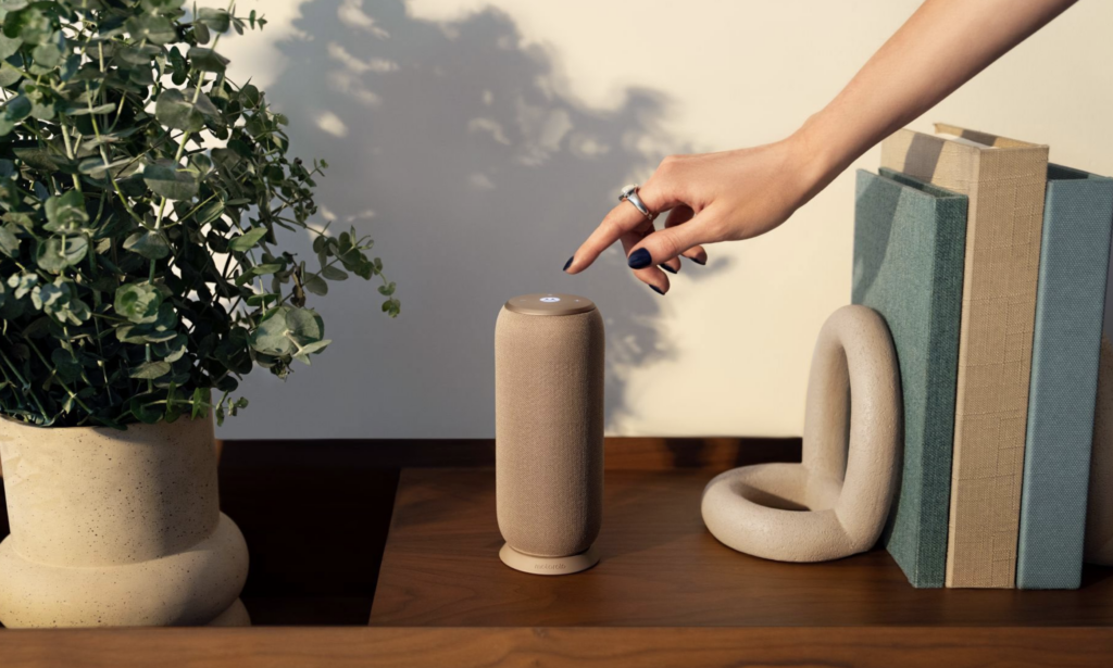 Motorola expande su negocio hacia wearables, audio y productividad - moto-flow-1024x615