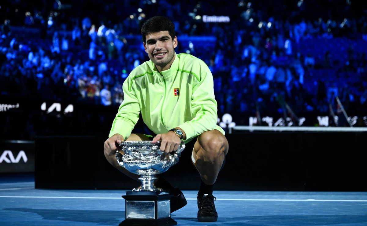 Alcaraz se impone ante Djokovic y gana el Abierto de Australia