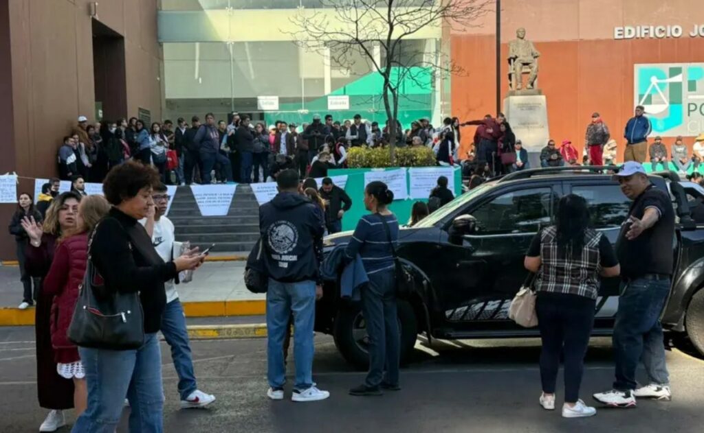 Video: Paro de labores deriva en enfrentamiento en Ciudad Judicial de la CDMX
