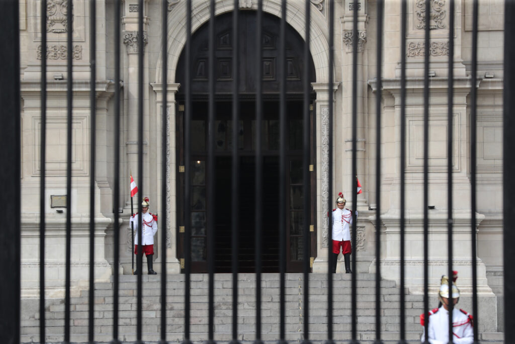 Perú: La inestabilidad política en su máxima expresión - peru-la-inestabilidad-politica-en-su-maxima-expresion-2-1024x684