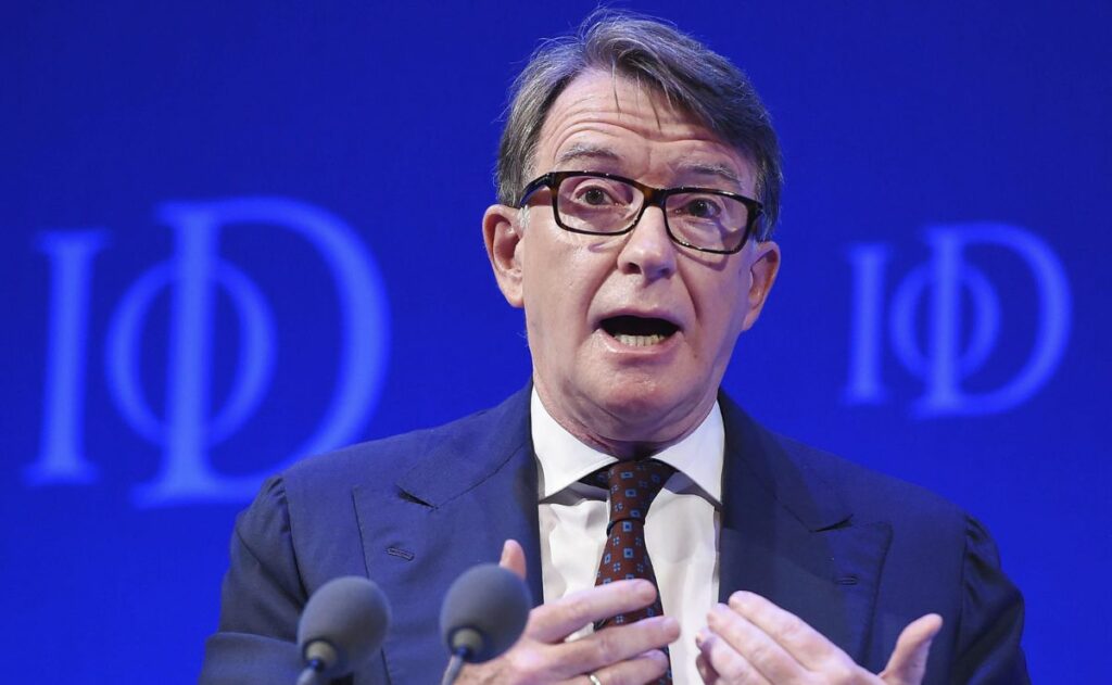 Detienen al ex ministro británico Peter Mandelson por sus lazos con Epstein