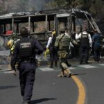 Reanudan corridas del transporte de pasajeros tras violencia por abatimiento de ‘el Mencho’