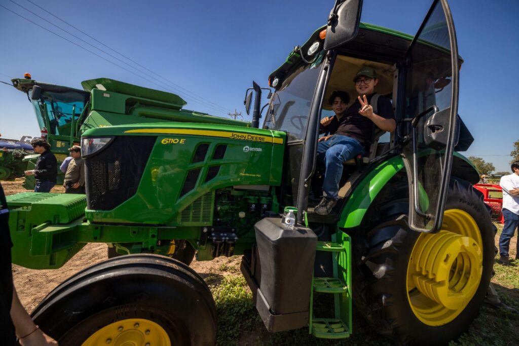 Rocha Moya inaugura Expo Agro Sinaloa 2026; promete apoyo a comercialización de cosechas - rocha-moya-inaugura-expo-agro-sinaloa-2026-promete-apoyo-a-comercializacion-de-cosechas-2-1024x683