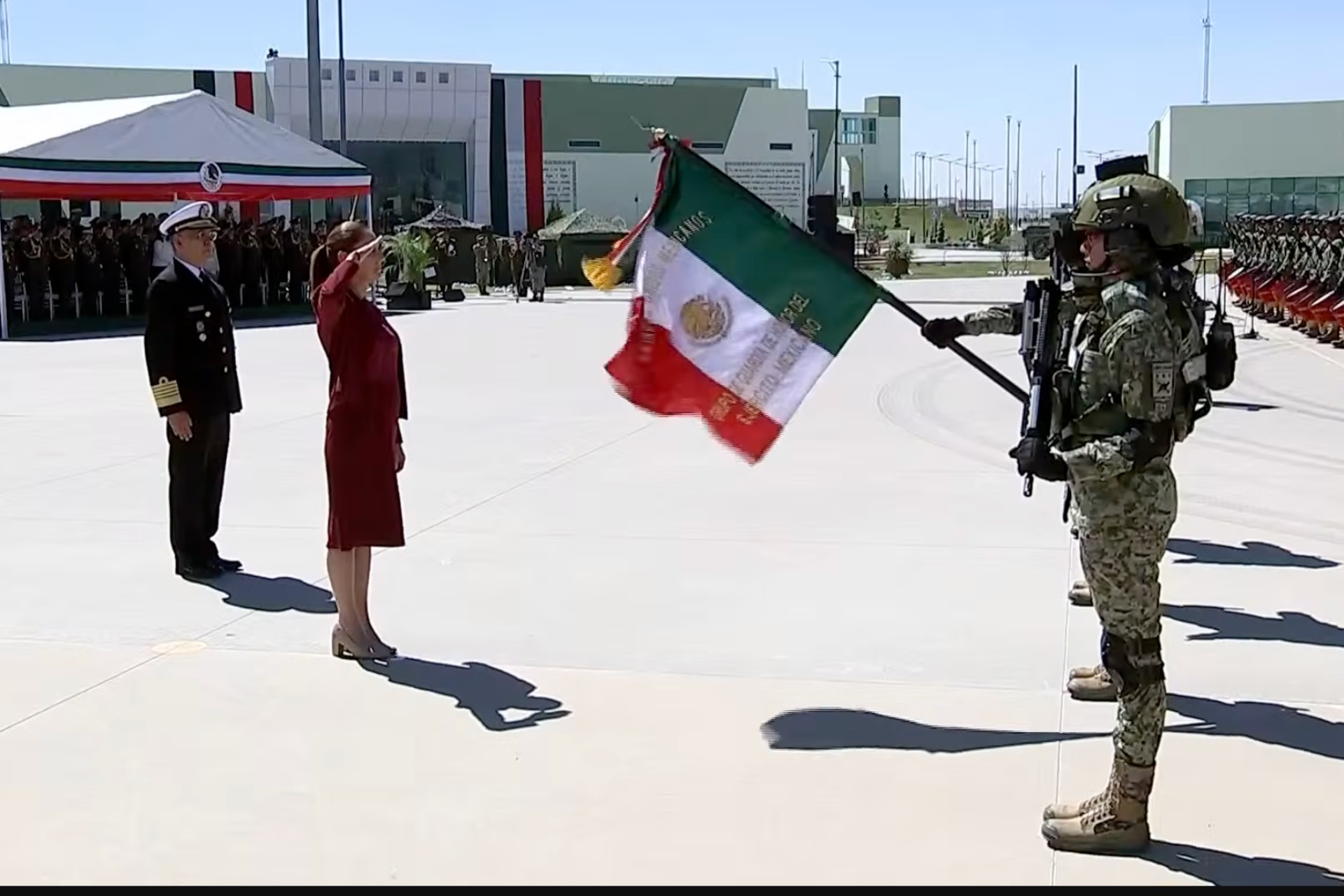 Sheinbaum asegura que Fuerzas Armadas son “garant&iacute;a” de independencia de M&eacute;xico