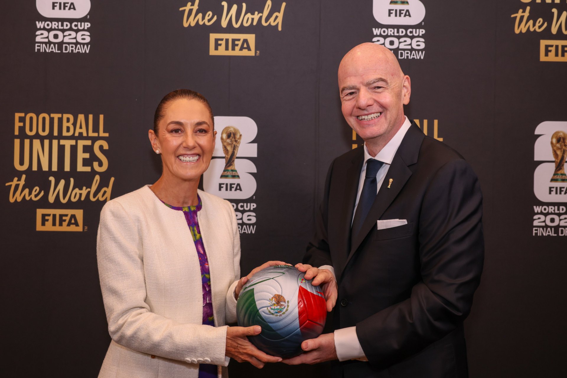 Sheinbaum confirma confianza en México para el Mundial 2026 tras llamada con Infantino Sheinbaum confirma confianza en México para el Mundial 2026 tras llamada con Infantino