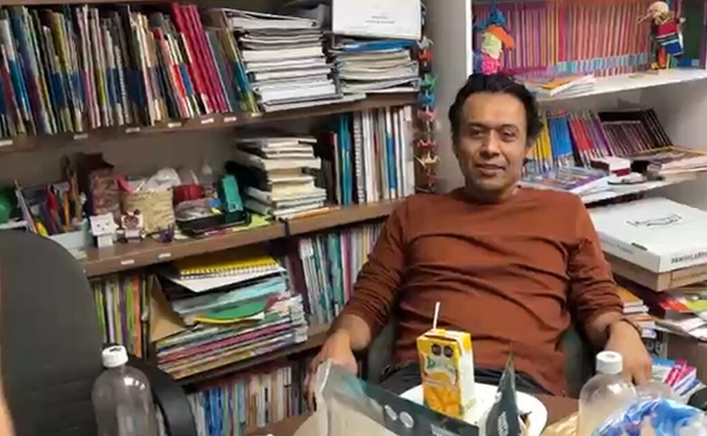 Sigue Marx Arriaga atrincherado en oficina de la SEP