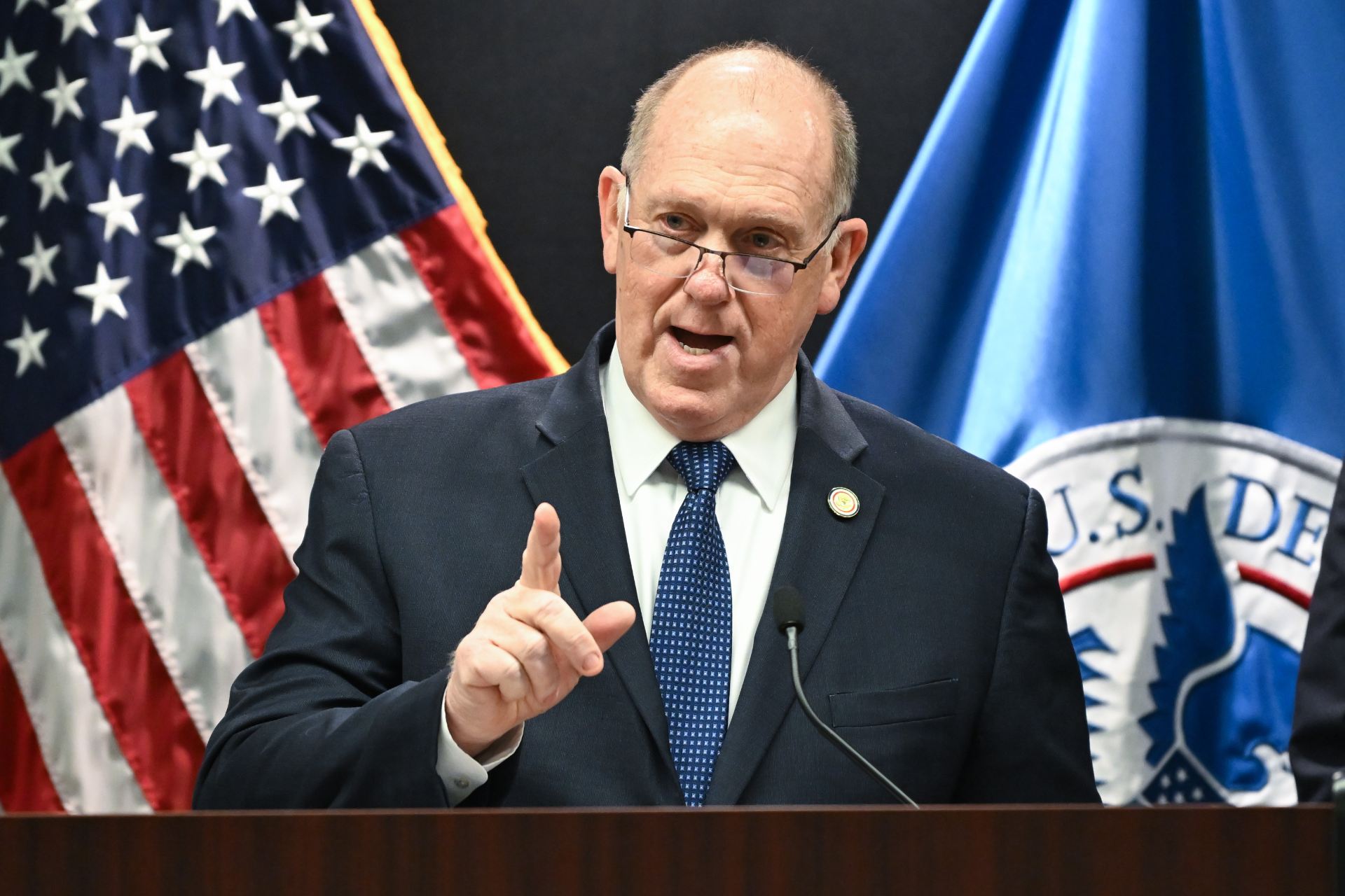 Tom Homan, “zar de la frontera” de Trump, retira 700 agentes de Minneapolis