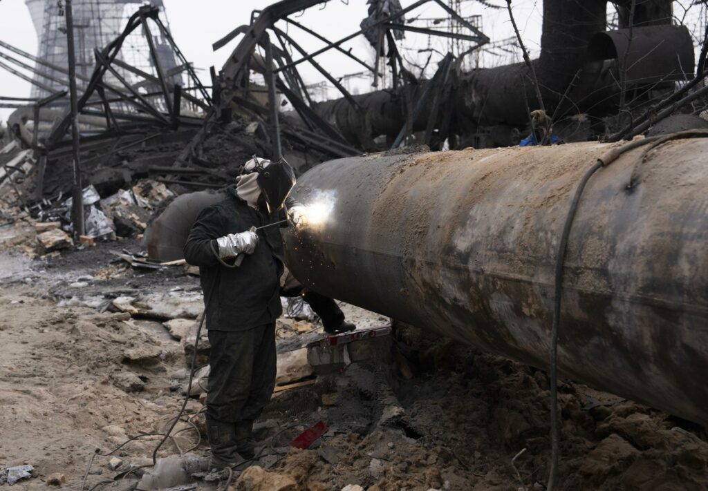 Nuevo ataque masivo ruso obliga a realizar cortes de electricidad en casi toda Ucrania