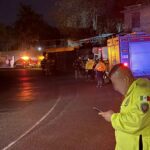 Tráiler con abarrotes vuelca en Viaducto Tlalpan, CDMX