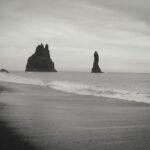 Fuertes tormentas y poderosas corrientes marinas destruyen la Playa Negra en Islandia