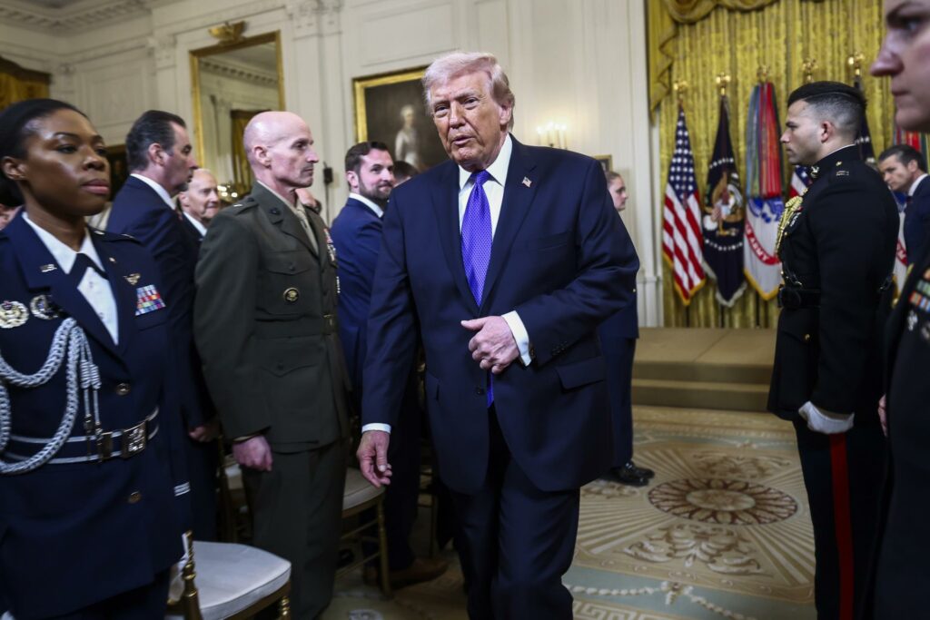 Trump dice que “pronto” sabrán cual sera su represalia por el ataque a su embajada en Riad